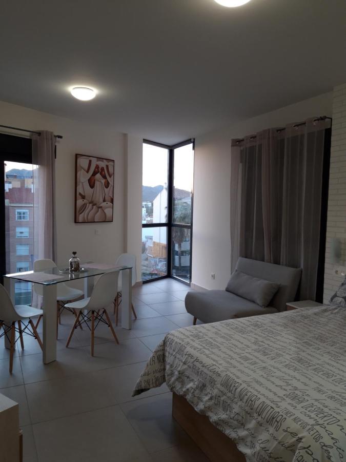 Spacious Studio In Center With Free Parking Малага Екстериор снимка